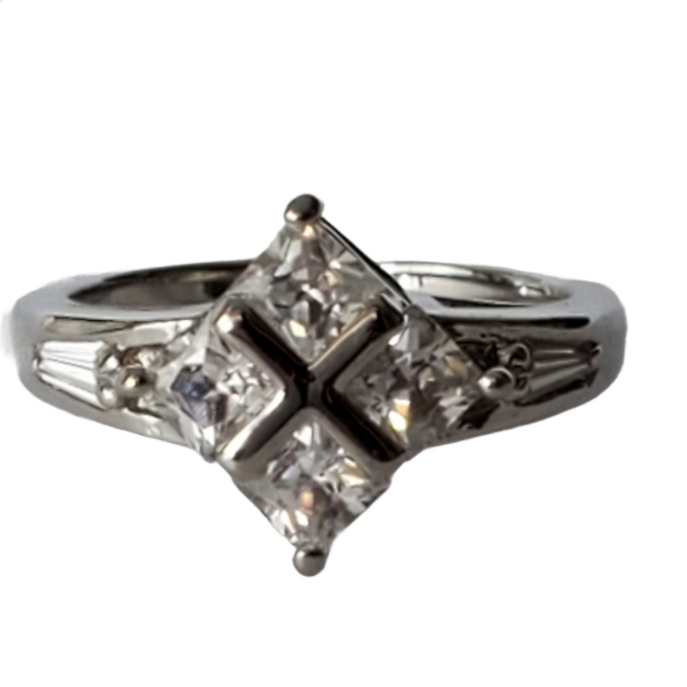 Silver Plated Cubic Zirconia Cocktail Ring Size 5*